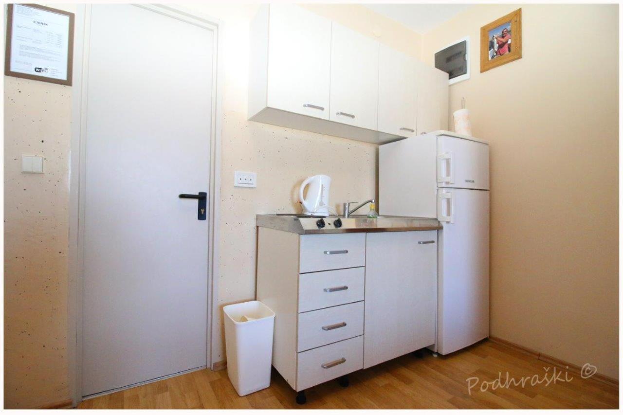 Primosten Apartments Bagian luar foto