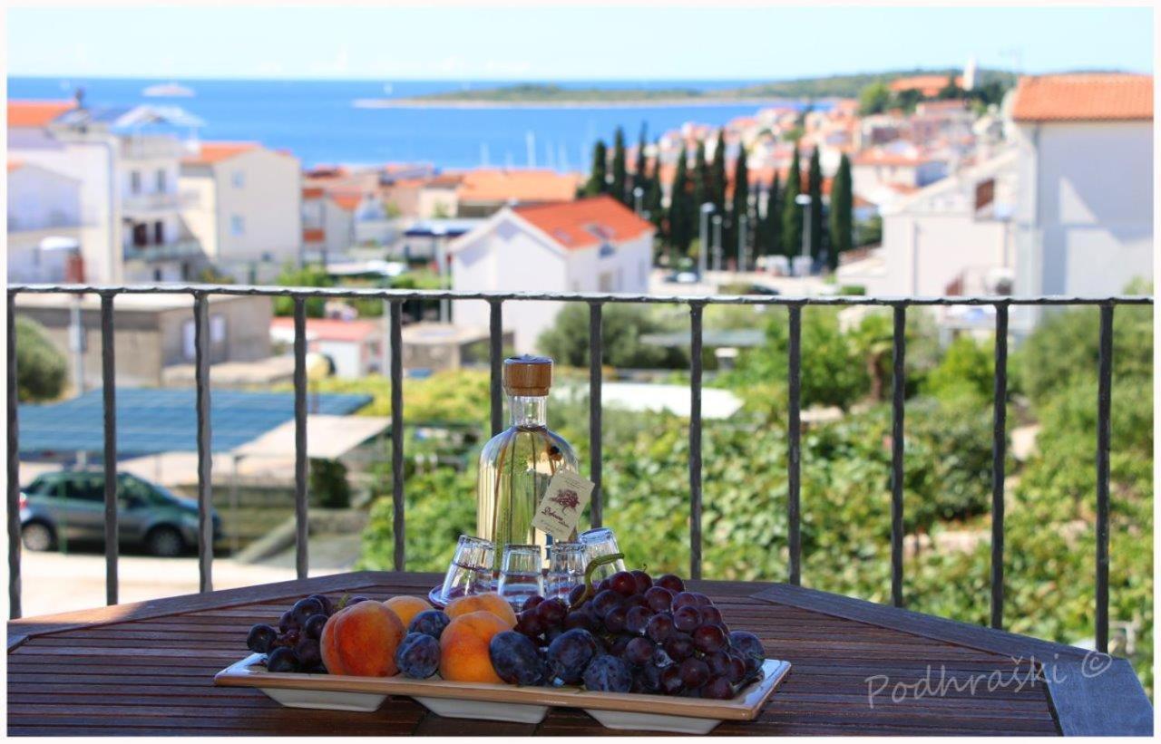 Primosten Apartments Bagian luar foto