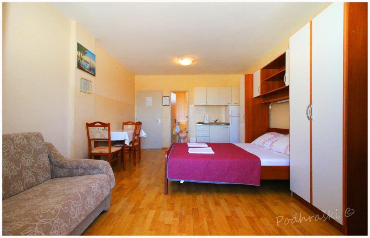 Primosten Apartments Bagian luar foto