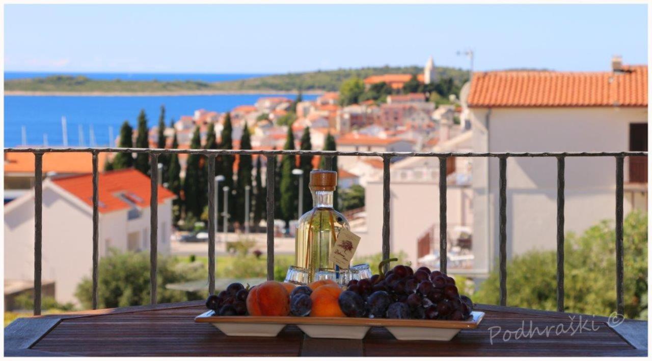 Primosten Apartments Bagian luar foto