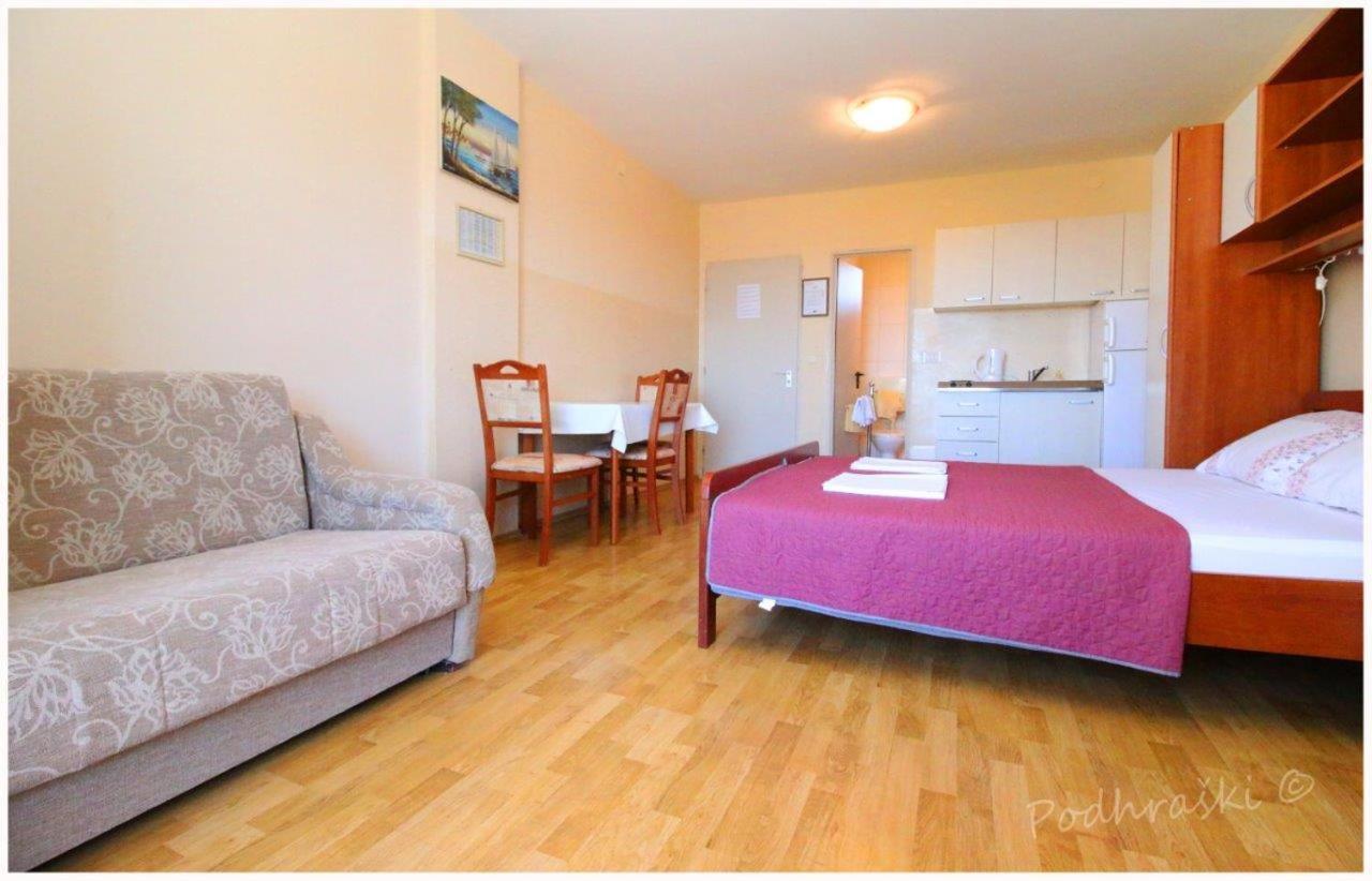 Primosten Apartments Bagian luar foto