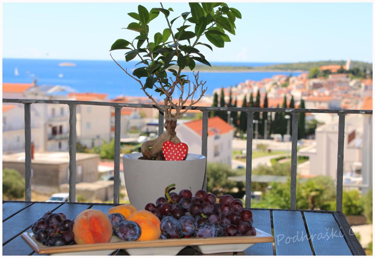 Primosten Apartments Bagian luar foto