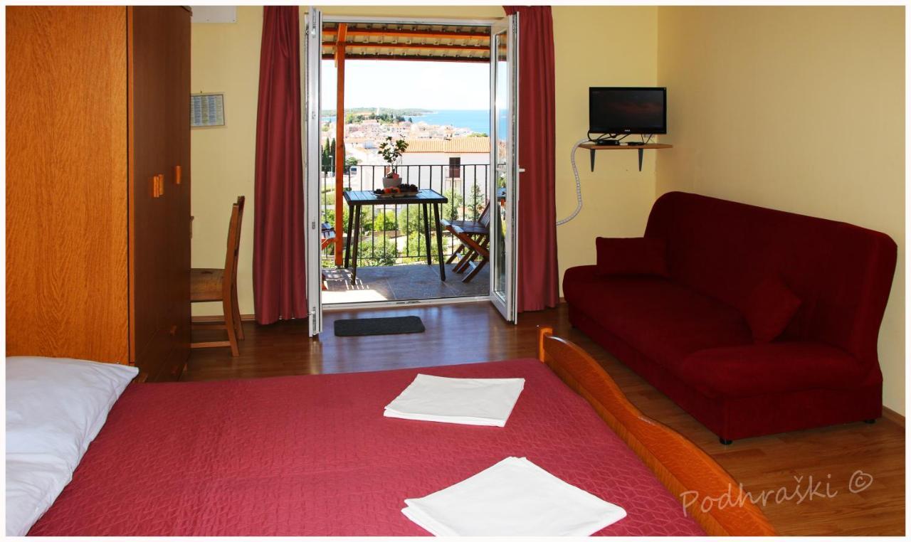 Primosten Apartments Bagian luar foto