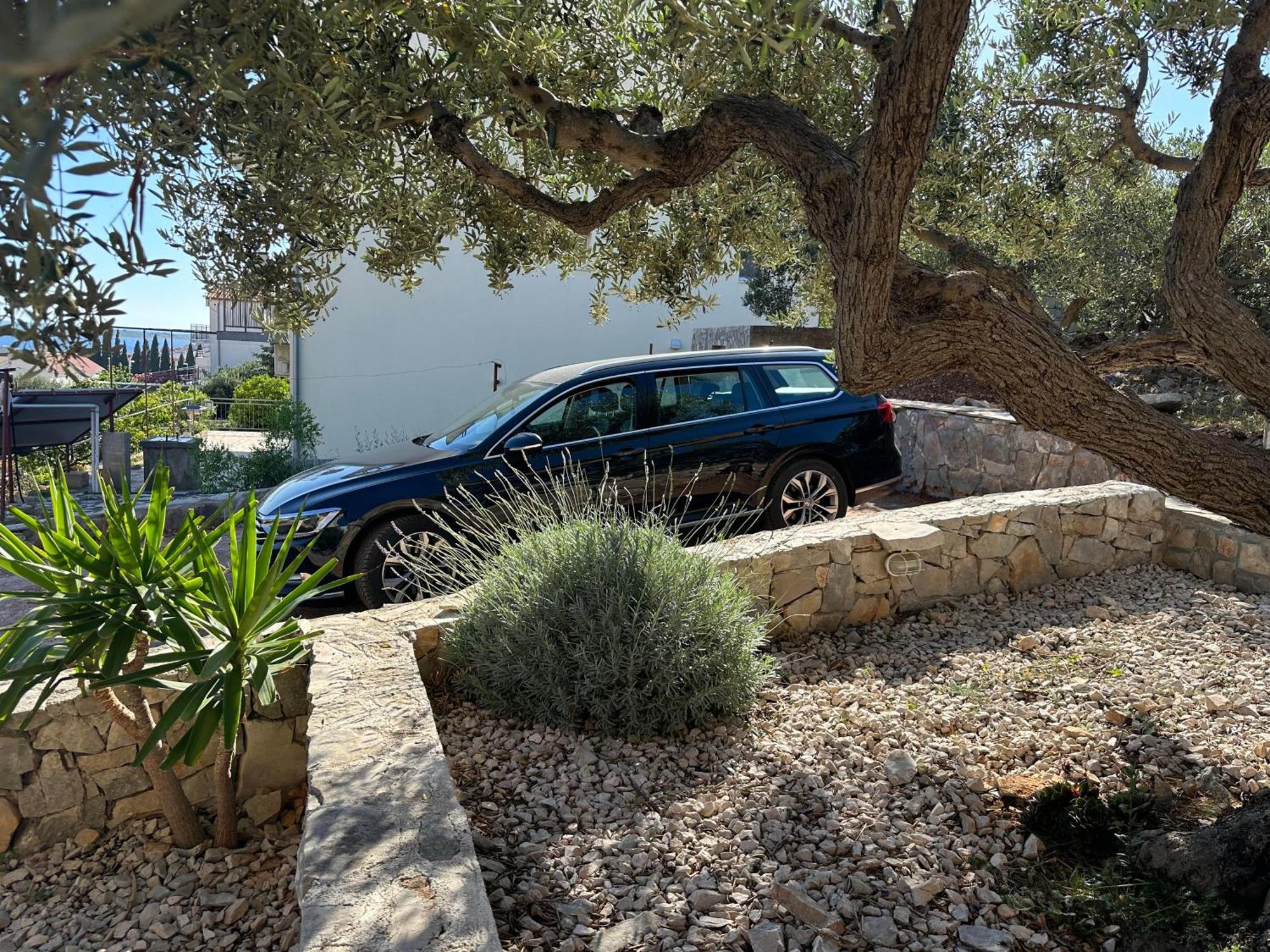 Primosten Apartments Bagian luar foto
